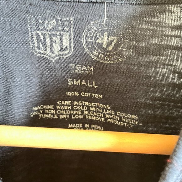 NFL 47 SEATTLE SEAHAWKS FOOTBALL NAVY SHORT SLEEVE - Picture 3 of 4